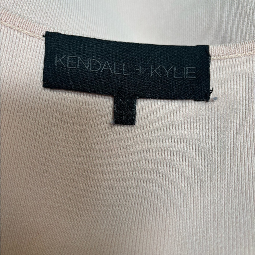 Kendall & Kylie Pastel Pink Fitted Ribbed Long Sleeve Crop Top Blouse Sz M - Picture 5 of 6
